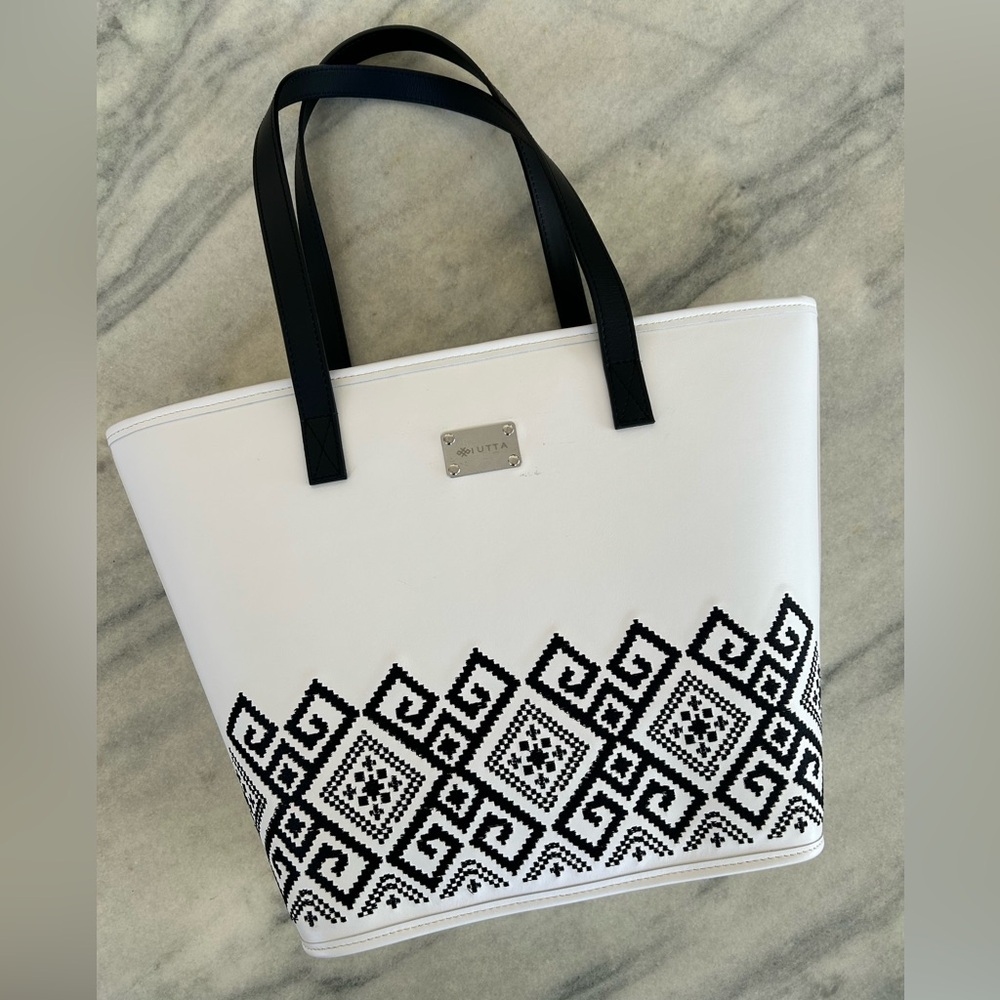 Leather Tote Bag Artisan Handmade in Romania Iutta Embroidered Cream Black Zip